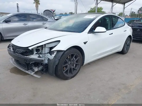5YJ3E1EB2NF172215 2022 TESLA MODEL 3 - Image 2