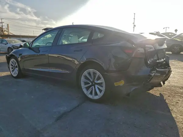 5YJ3E1EB2NF178662 2022 TESLA MODEL 3 - Image 2