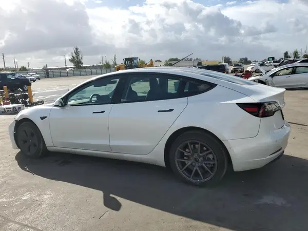 5YJ3E1EB2NF178967 2022 TESLA MODEL 3 - Image 2