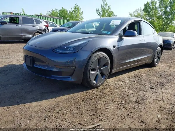 5YJ3E1EB2NF183893 2022 TESLA MODEL 3 - Image 2