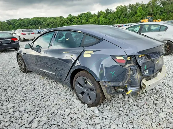5YJ3E1EB2NF184493 2022 TESLA MODEL 3 - Image 2