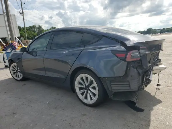 5YJ3E1EB2NF186082 2022 TESLA MODEL 3 - Image 2