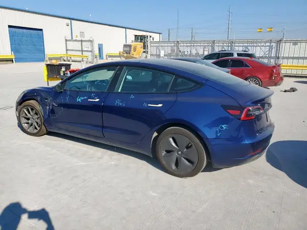 5YJ3E1EB2NF188477 2022 TESLA MODEL 3 - Image 2