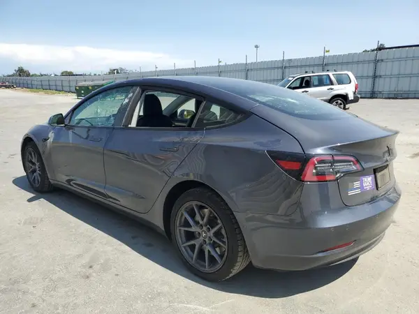 5YJ3E1EB2NF189712 2022 TESLA MODEL 3 - Image 2