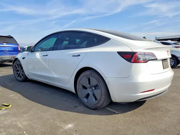 5YJ3E1EB2NF193727 2022 TESLA MODEL 3 - Image 2