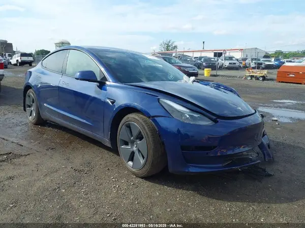 5YJ3E1EB2NF193808 2022 TESLA MODEL 3 - Image 1