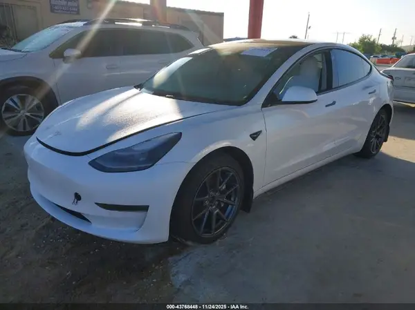 5YJ3E1EB2NF194649 2022 TESLA MODEL 3 - Image 2