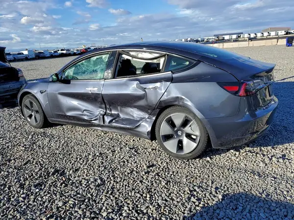 5YJ3E1EB2NF195557 2022 TESLA MODEL 3 - Image 2
