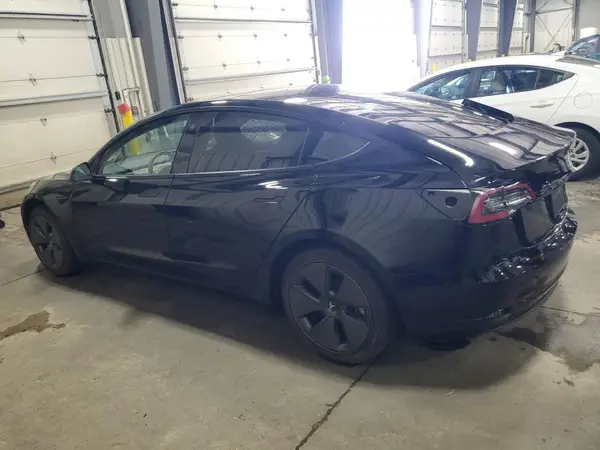 5YJ3E1EB2NF195560 2022 TESLA MODEL 3 - Image 2