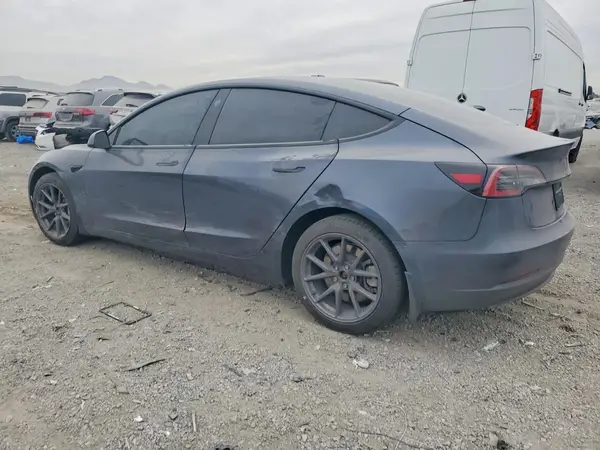 5YJ3E1EB2NF198118 2022 TESLA MODEL 3 - Image 2