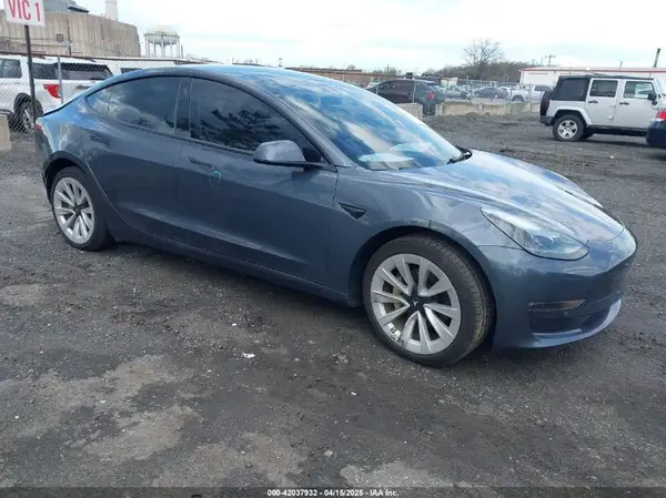 5YJ3E1EB2NF203477 2022 TESLA MODEL 3 - Image 1