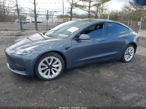 5YJ3E1EB2NF203477 2022 TESLA MODEL 3 - Image 2