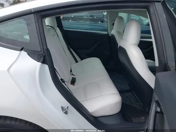 5YJ3E1EB2NF204242 2022 TESLA MODEL 3 - Image 8