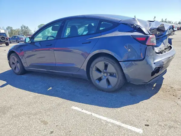 5YJ3E1EB2NF205682 2022 TESLA MODEL 3 - Image 2