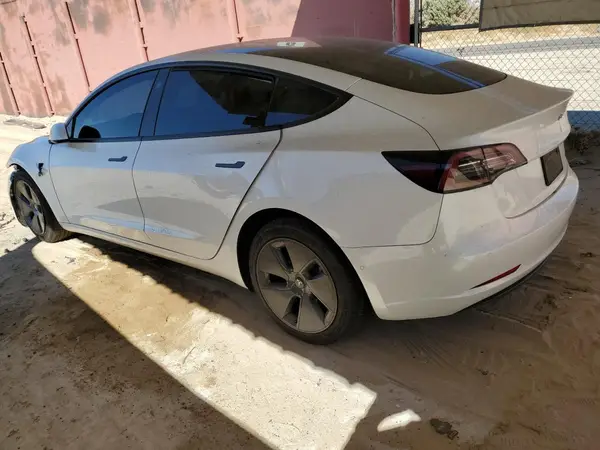 5YJ3E1EB2NF206430 2022 TESLA MODEL 3 - Image 2