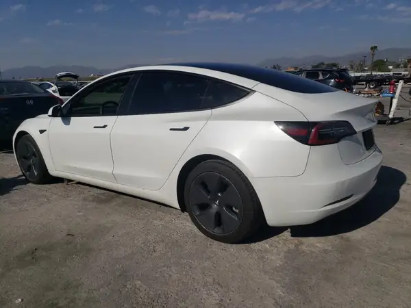 5YJ3E1EB2NF210008 2022 TESLA MODEL 3 - Image 2