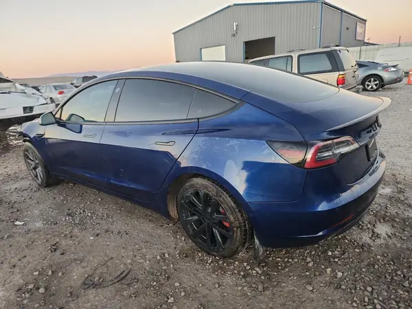 5YJ3E1EB2NF226709 2022 TESLA MODEL 3 - Image 2