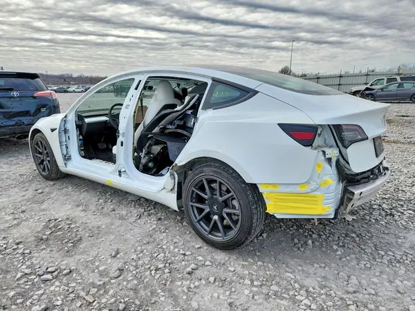 5YJ3E1EB2NF230078 2022 TESLA MODEL 3 - Image 2