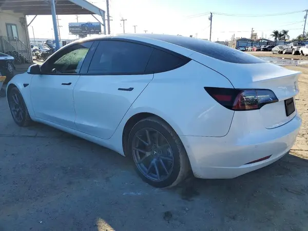 5YJ3E1EB2NF237791 2022 TESLA MODEL 3 - Image 2
