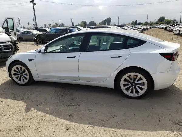 5YJ3E1EB2NF239444 2022 TESLA MODEL 3 - Image 2