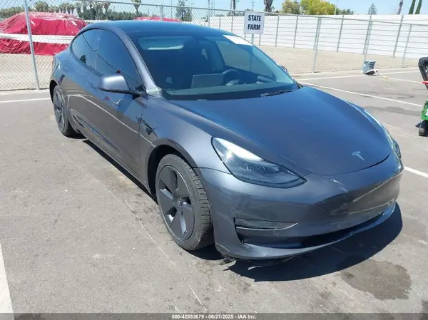 5YJ3E1EB2NF240061 2022 TESLA MODEL 3 - Image 1