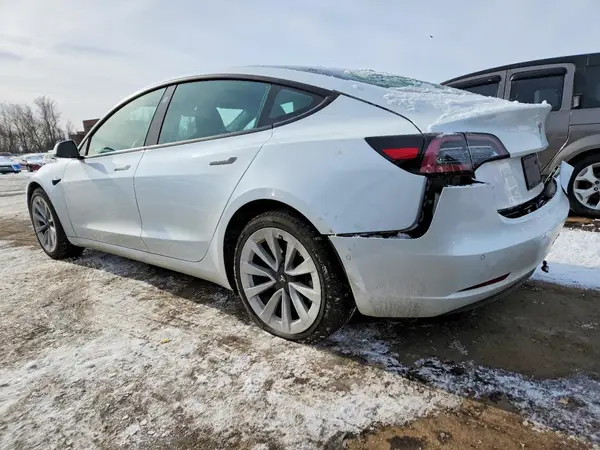 5YJ3E1EB2NF240738 2022 TESLA MODEL 3 - Image 2