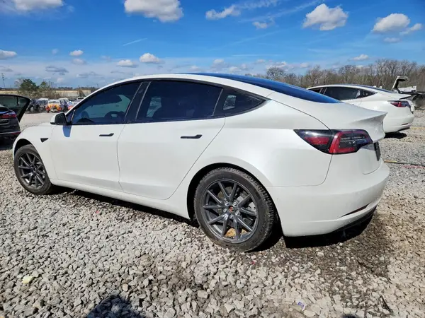 5YJ3E1EB2NF244580 2022 TESLA MODEL 3 - Image 2