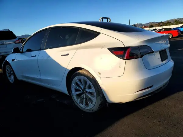 5YJ3E1EB2NF244921 2022 TESLA MODEL 3 - Image 2