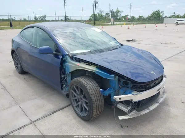 5YJ3E1EB2NF246443 2022 TESLA MODEL 3 - Image 1