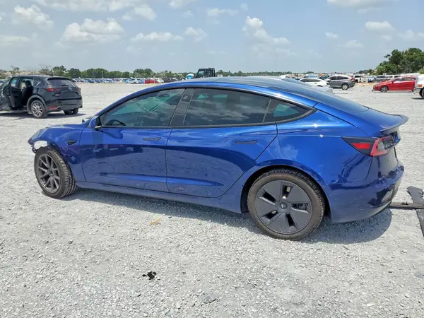 5YJ3E1EB2NF246569 2022 TESLA MODEL 3 - Image 2