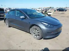 5YJ3E1EB2NF251772 2022 TESLA MODEL 3