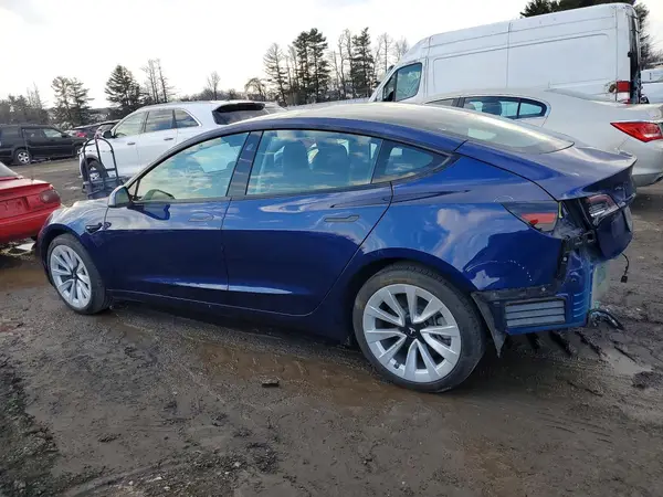 5YJ3E1EB2NF254414 2022 TESLA MODEL 3 - Image 2