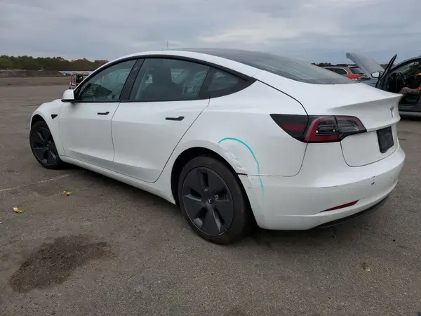5YJ3E1EB2NF258723 2022 TESLA MODEL 3 - Image 2