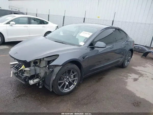 5YJ3E1EB2NF259483 2022 TESLA MODEL 3 - Image 2