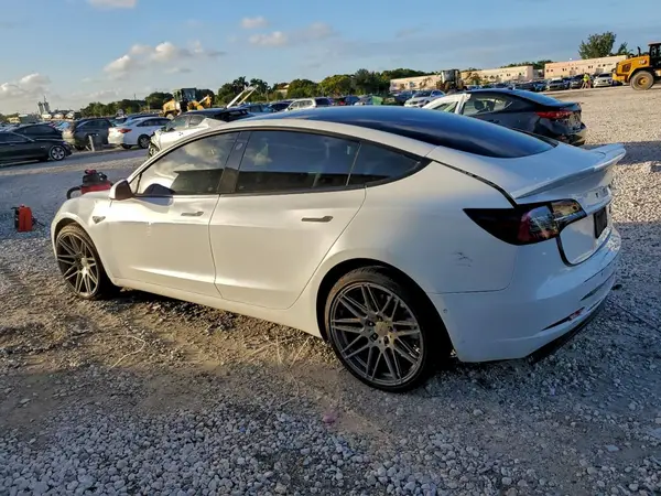 5YJ3E1EB2NF260455 2022 TESLA MODEL 3 - Image 2