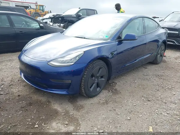 5YJ3E1EB2NF261623 2022 TESLA MODEL 3 - Image 2