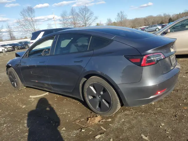 5YJ3E1EB2NF261637 2022 TESLA MODEL 3 - Image 2