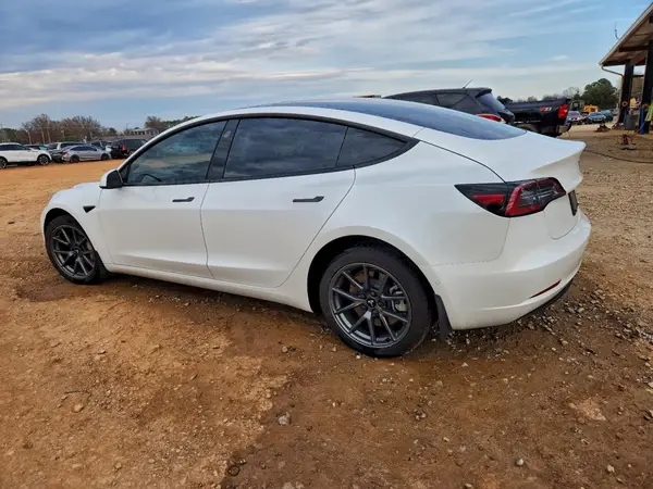 5YJ3E1EB2NF266515 2022 TESLA MODEL 3 - Image 2