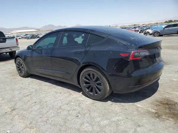 5YJ3E1EB2NF270872 2022 TESLA MODEL 3 - Image 2