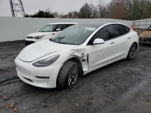 5YJ3E1EB2NF275845 2022 TESLA MODEL 3 - Image 1