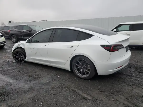 5YJ3E1EB2NF275845 2022 TESLA MODEL 3 - Image 2