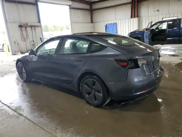 5YJ3E1EB2NF277479 2022 TESLA MODEL 3 - Image 2