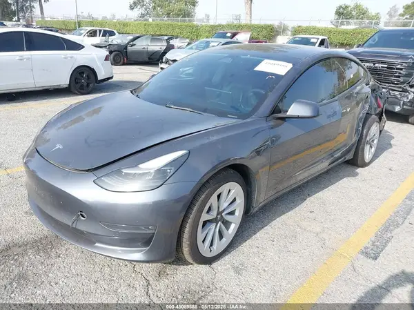 5YJ3E1EB2NF278762 2022 TESLA MODEL 3 - Image 2