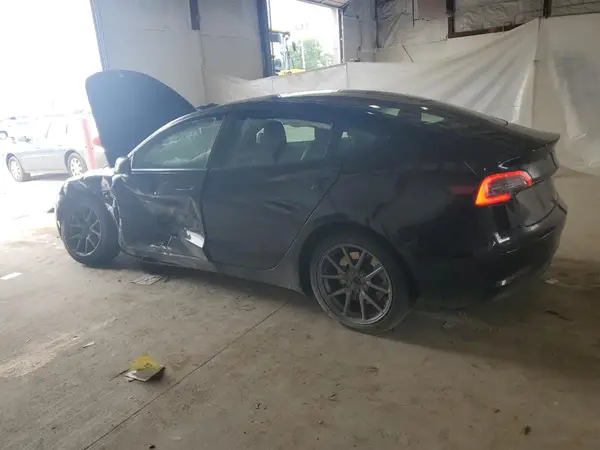 5YJ3E1EB2NF285646 2022 TESLA MODEL 3 - Image 2