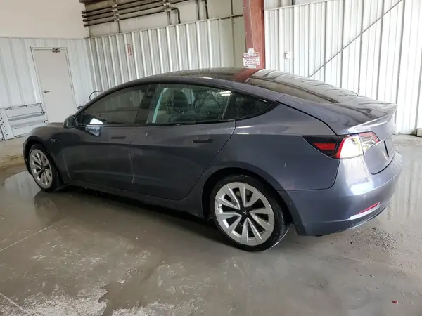 5YJ3E1EB2NF288949 2022 TESLA MODEL 3 - Image 2