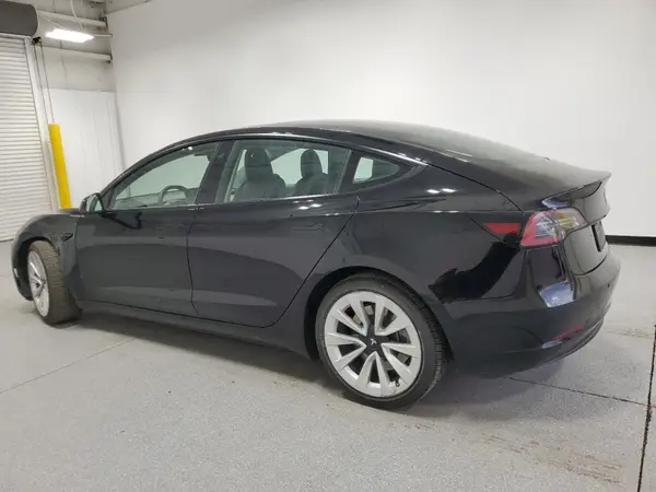 5YJ3E1EB2NF304891 2022 TESLA MODEL 3 - Image 2