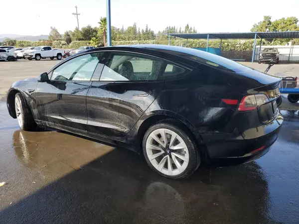 5YJ3E1EB2NF304941 2022 TESLA MODEL 3 - Image 2