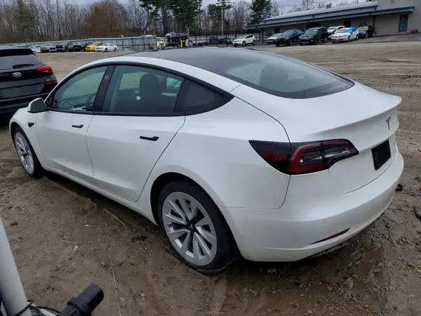 5YJ3E1EB2NF311470 2022 TESLA MODEL 3 - Image 2