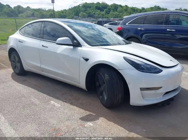 5YJ3E1EB2NF313445 2022 TESLA MODEL 3 - Image 1