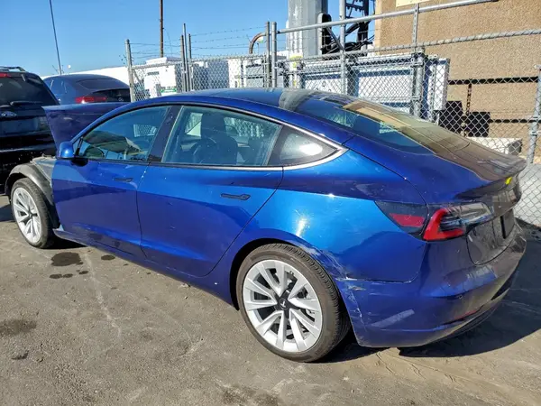 5YJ3E1EB2NF317463 2022 TESLA MODEL 3 - Image 2